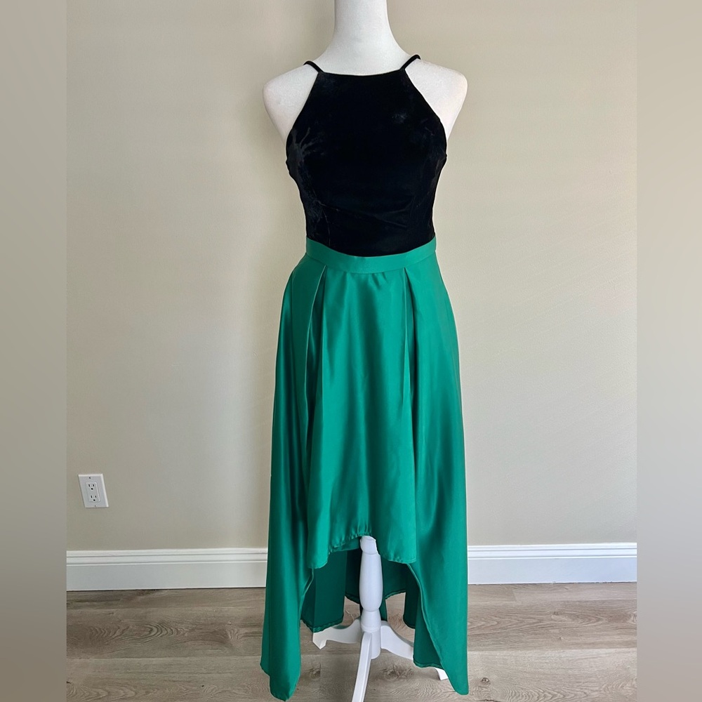 City Vibe Green and Black Velvet Hi-Low Formal Holiday Dress Size 3